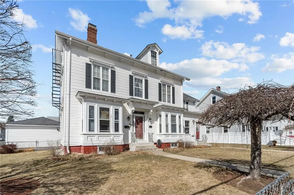 31 Arnold Street Lincoln RI 02865