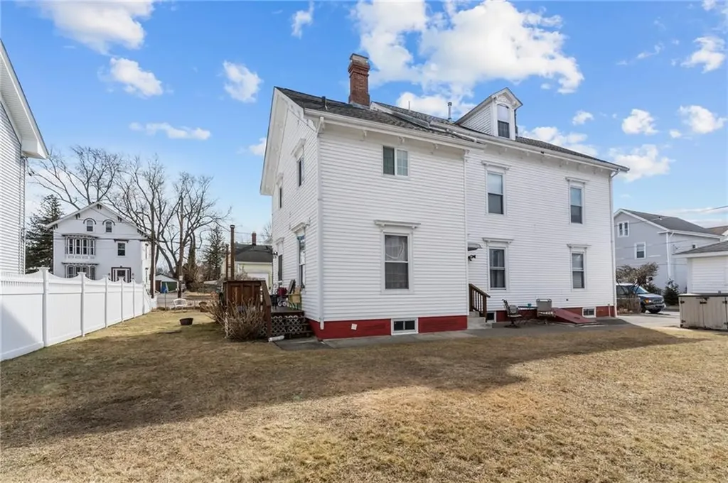 31 Arnold Street Lincoln RI 02865
