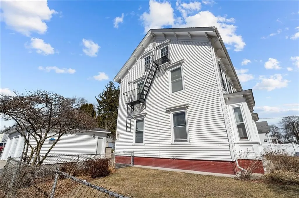31 Arnold Street Lincoln RI 02865