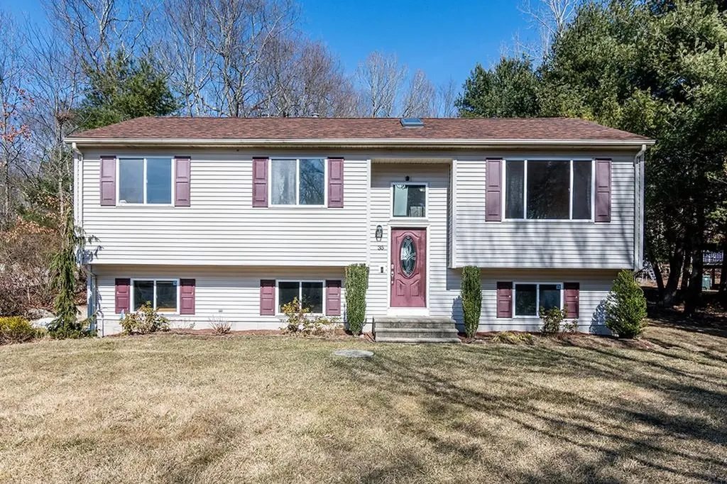 35 Walker Lane Coventry RI 02816