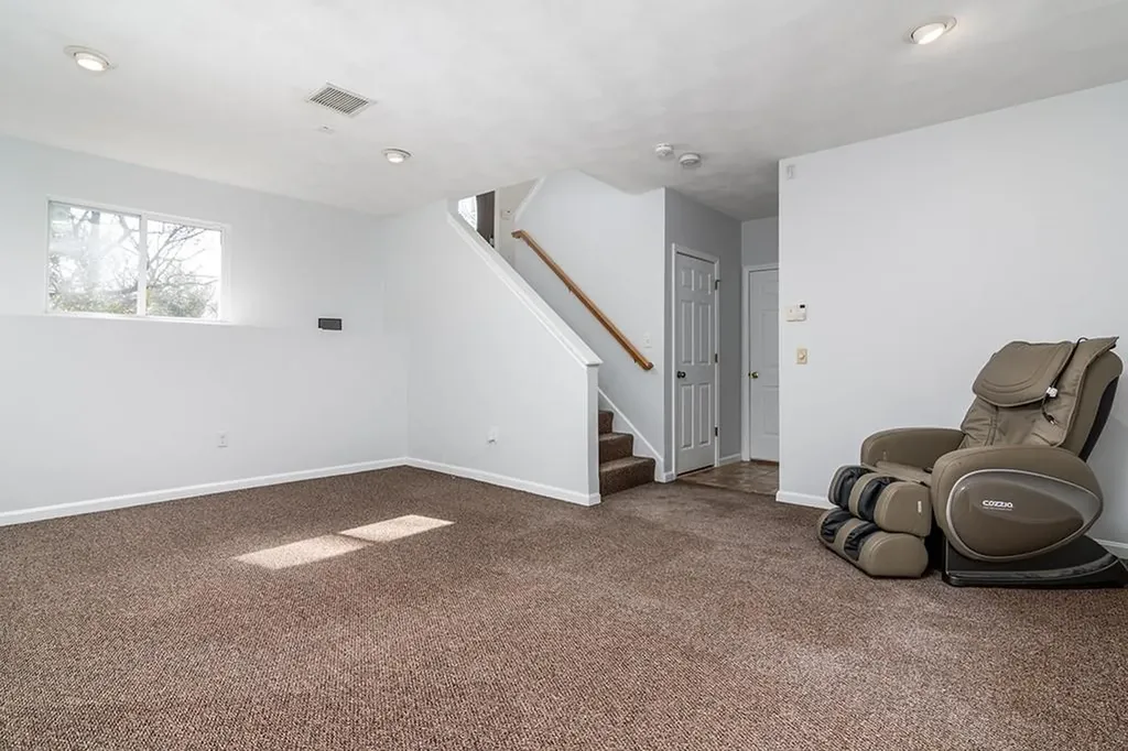 35 Walker Lane Coventry RI 02816