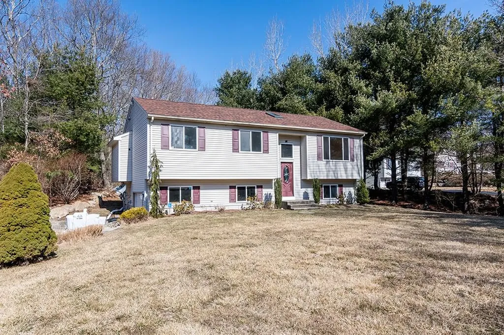 35 Walker Lane Coventry RI 02816