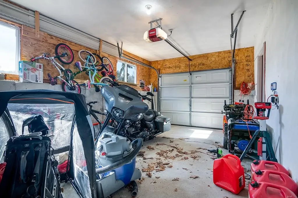 35 Walker Lane Coventry RI 02816