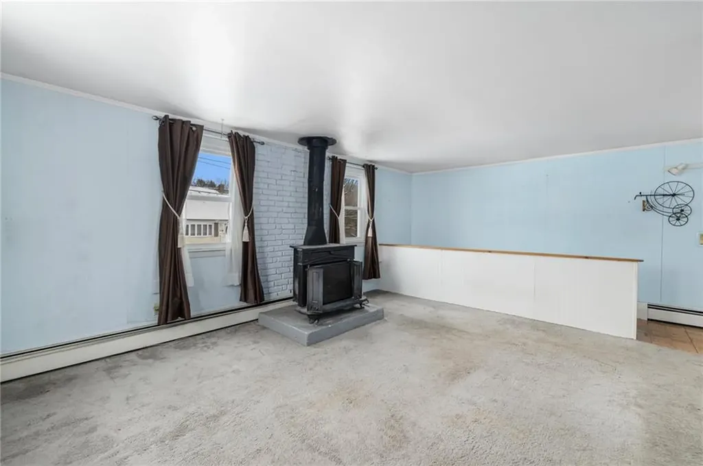 33 Vineland Avenue East Providence RI 02916