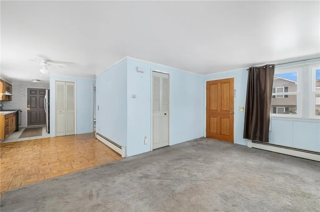 33 Vineland Avenue East Providence RI 02916