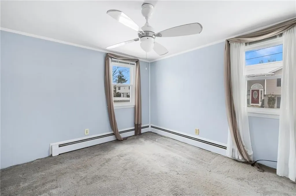 33 Vineland Avenue East Providence RI 02916