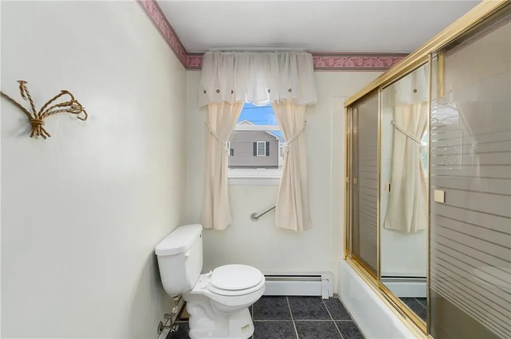 33 Vineland Avenue East Providence RI 02916