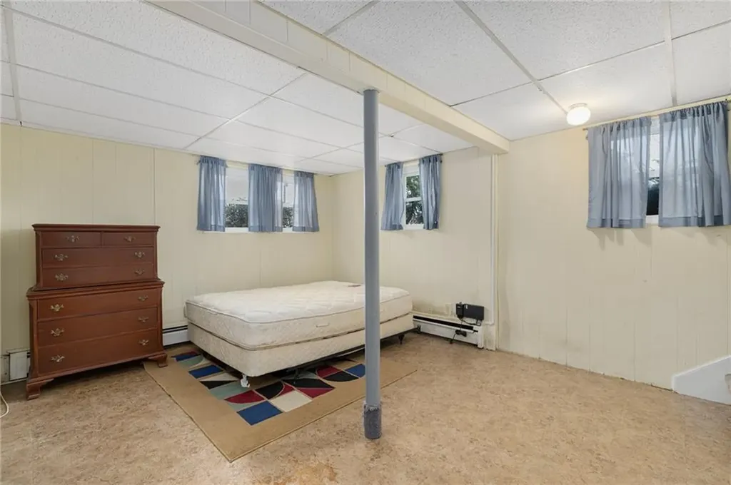 33 Vineland Avenue East Providence RI 02916