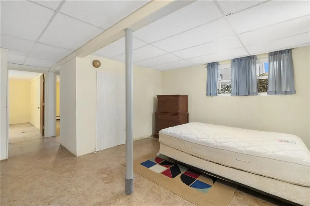 33 Vineland Avenue East Providence RI 02916