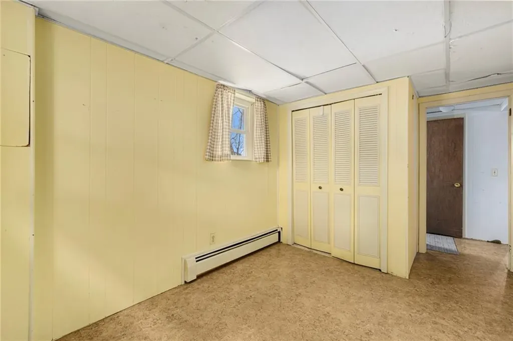 33 Vineland Avenue East Providence RI 02916