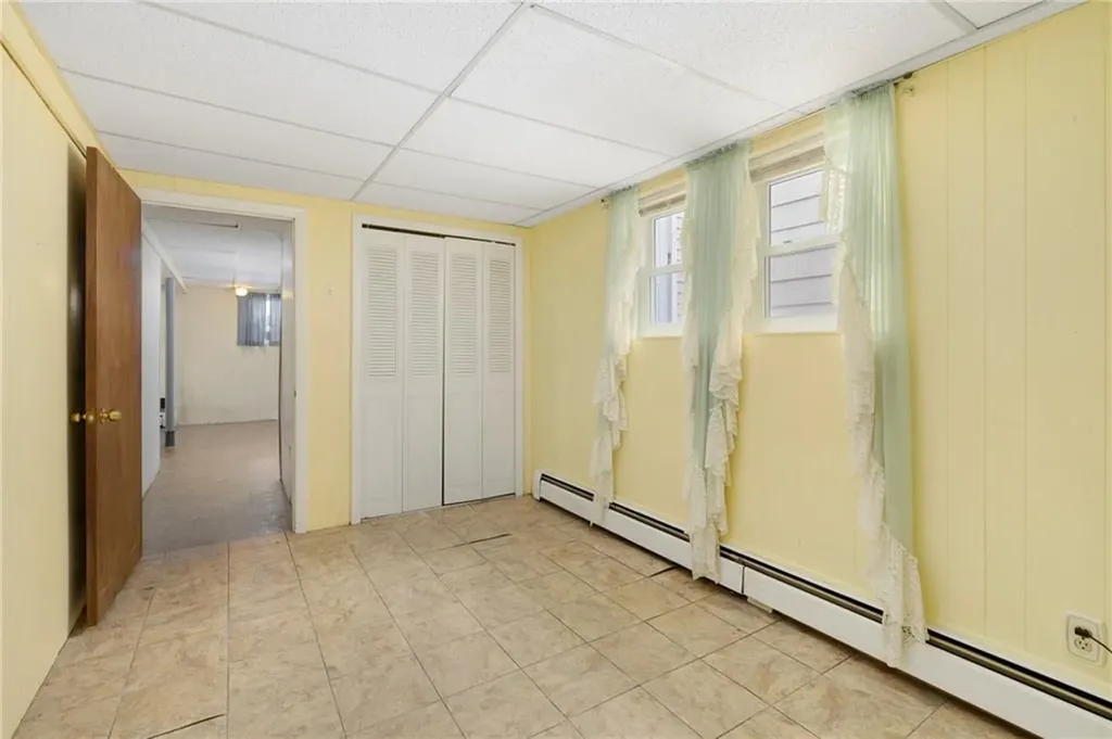 33 Vineland Avenue East Providence RI 02916