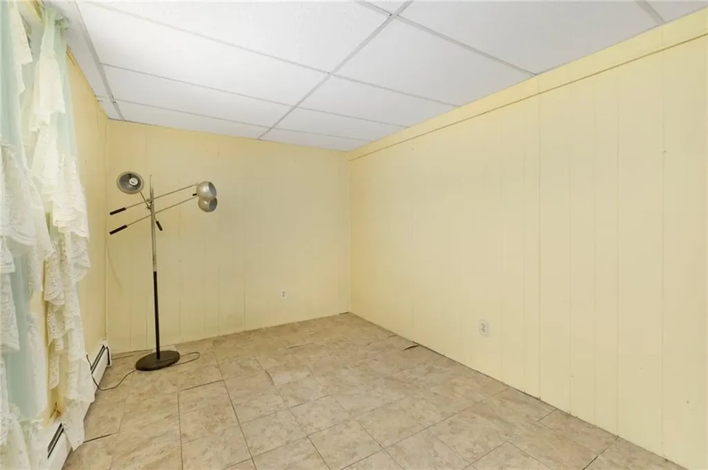 33 Vineland Avenue East Providence RI 02916