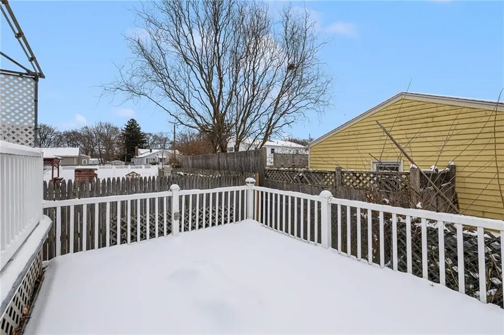 33 Vineland Avenue East Providence RI 02916