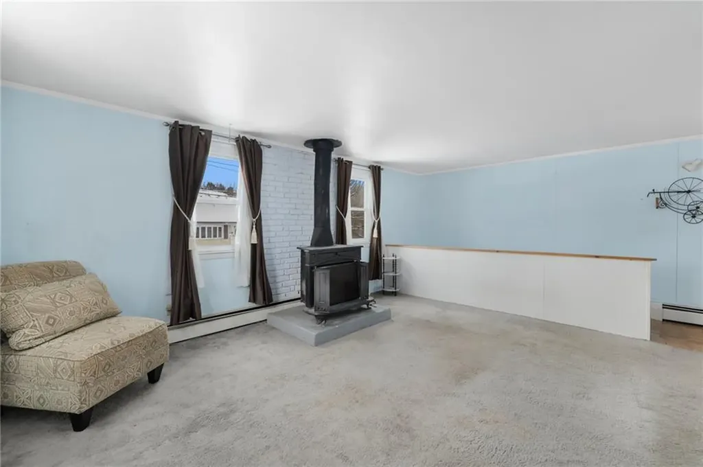 33 Vineland Avenue East Providence RI 02916