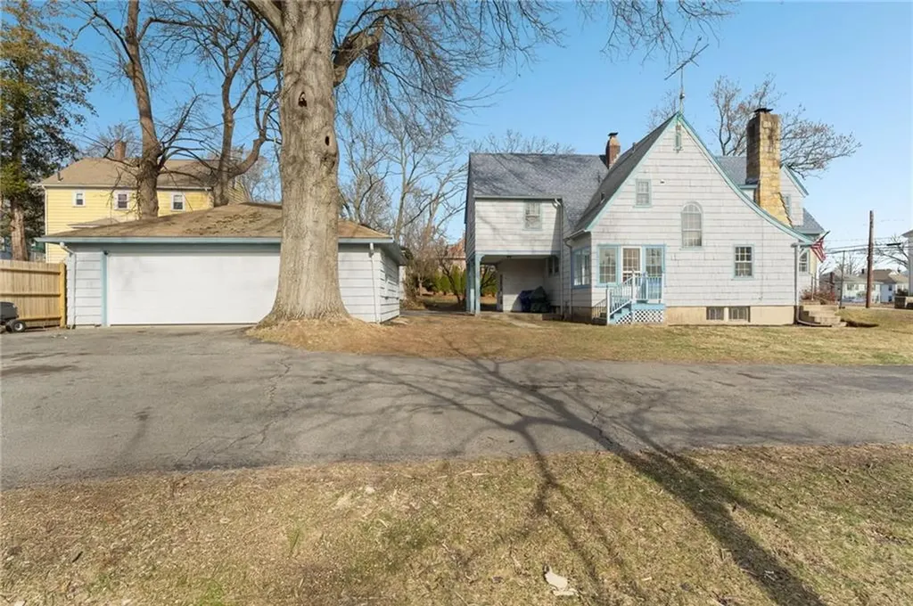 282 Gaskill Street Woonsocket RI 02895