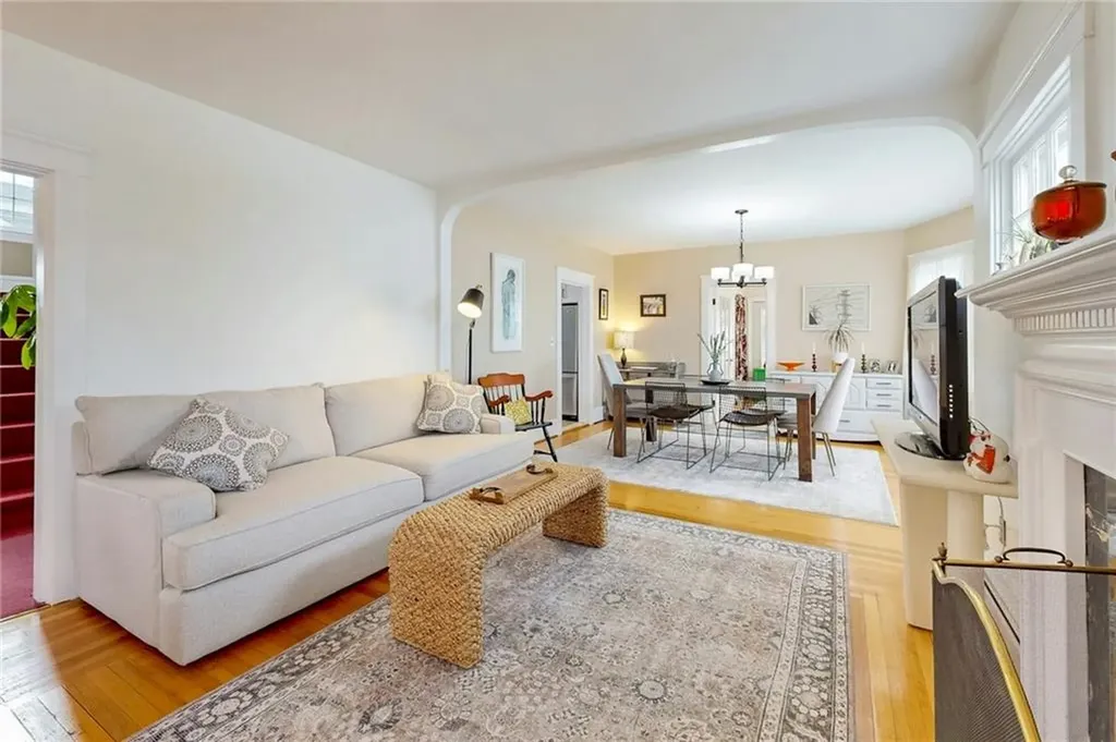 35 Felsmere Avenue Pawtucket RI 02861