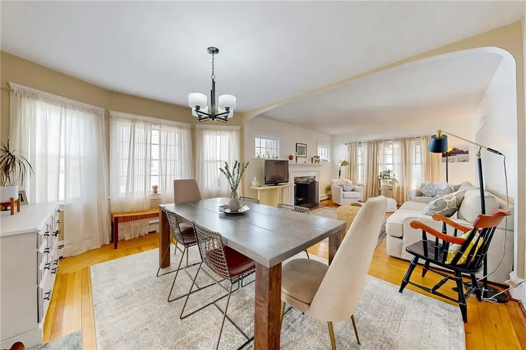 35 Felsmere Avenue Pawtucket RI 02861