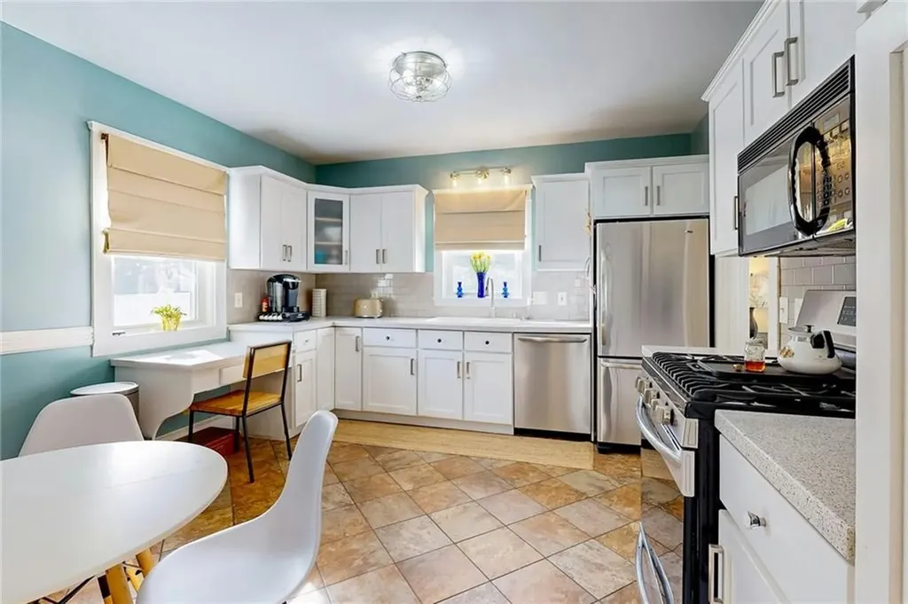 35 Felsmere Avenue Pawtucket RI 02861