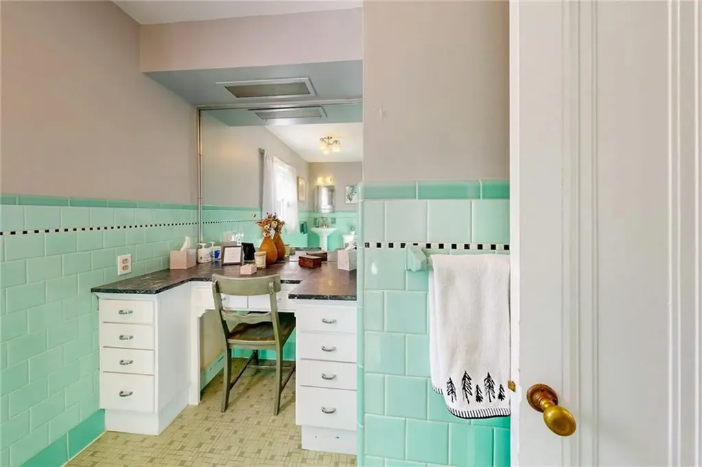 35 Felsmere Avenue Pawtucket RI 02861