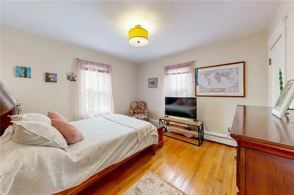 35 Felsmere Avenue Pawtucket RI 02861