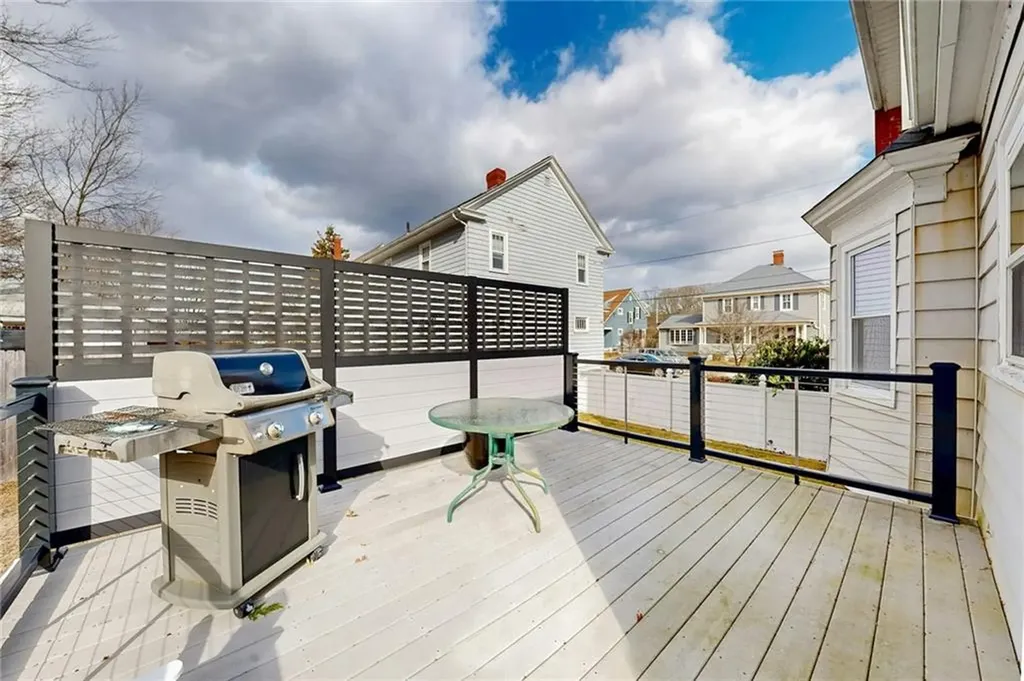 35 Felsmere Avenue Pawtucket RI 02861