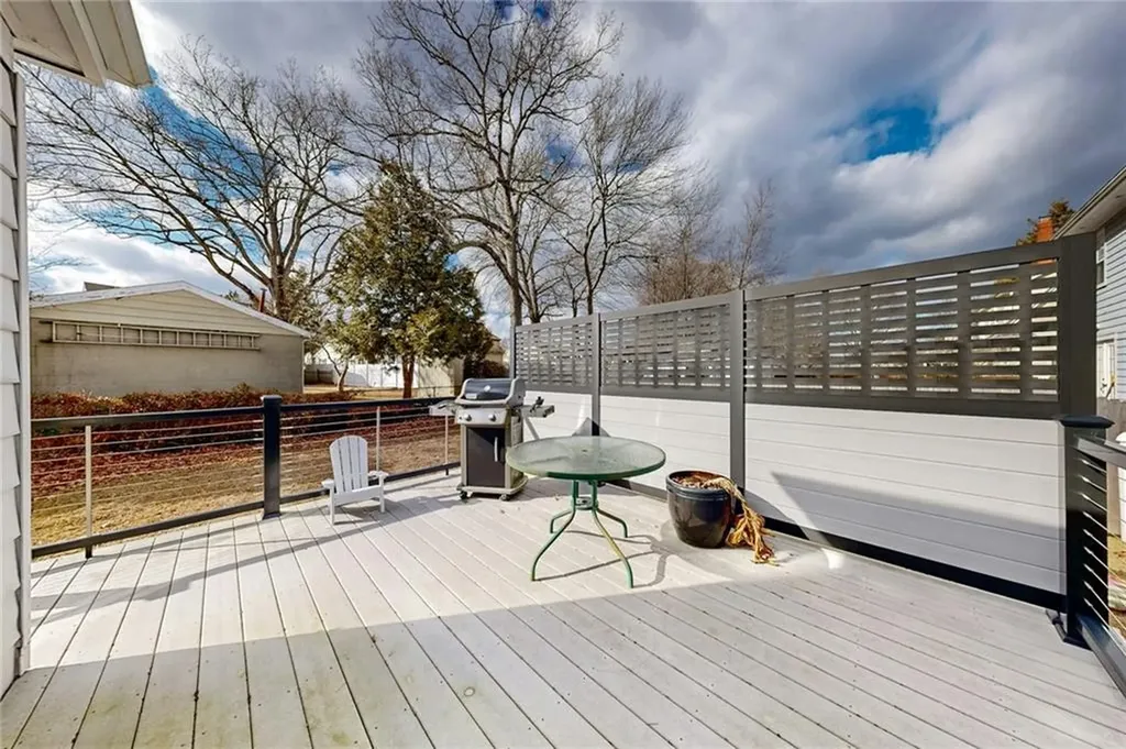 35 Felsmere Avenue Pawtucket RI 02861