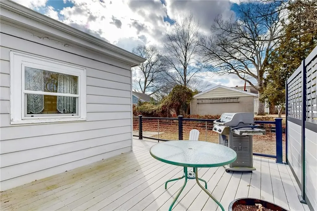 35 Felsmere Avenue Pawtucket RI 02861