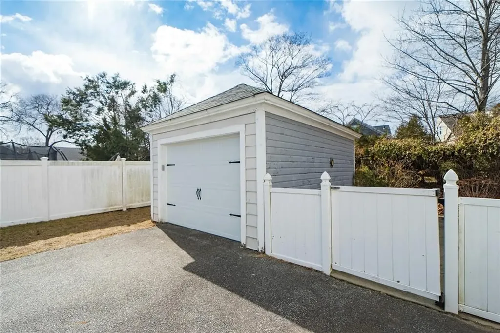 35 Felsmere Avenue Pawtucket RI 02861