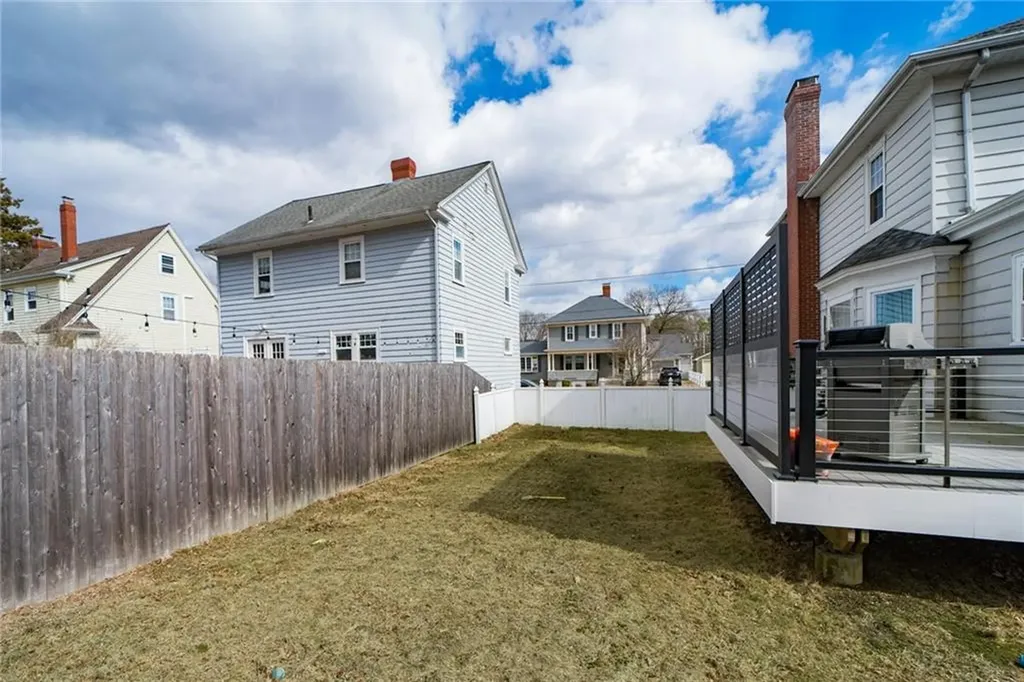 35 Felsmere Avenue Pawtucket RI 02861