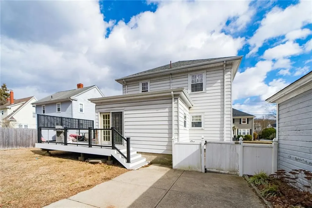 35 Felsmere Avenue Pawtucket RI 02861