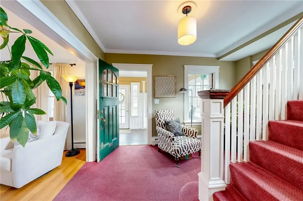 35 Felsmere Avenue Pawtucket RI 02861