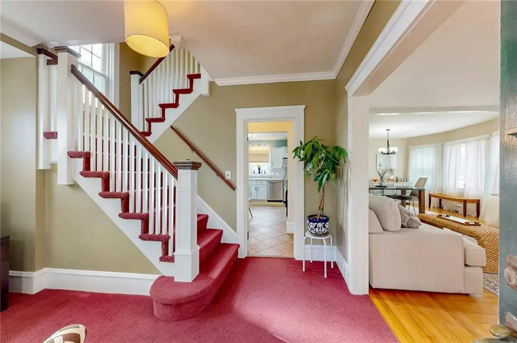 35 Felsmere Avenue Pawtucket RI 02861