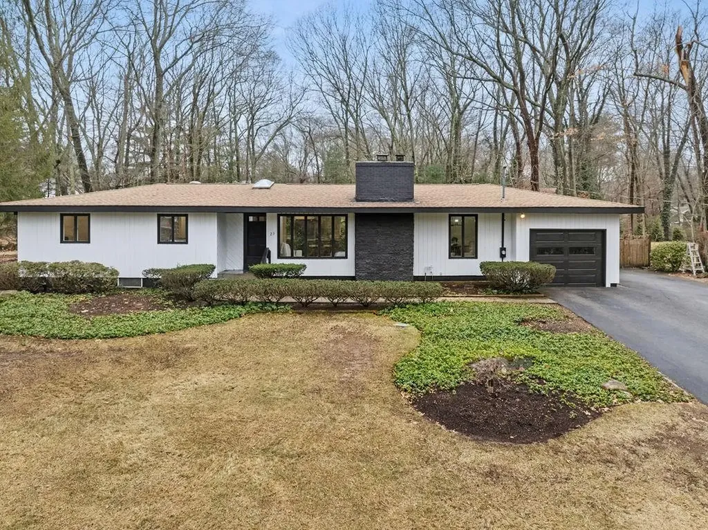 23 Gould Place East Greenwich RI 02818