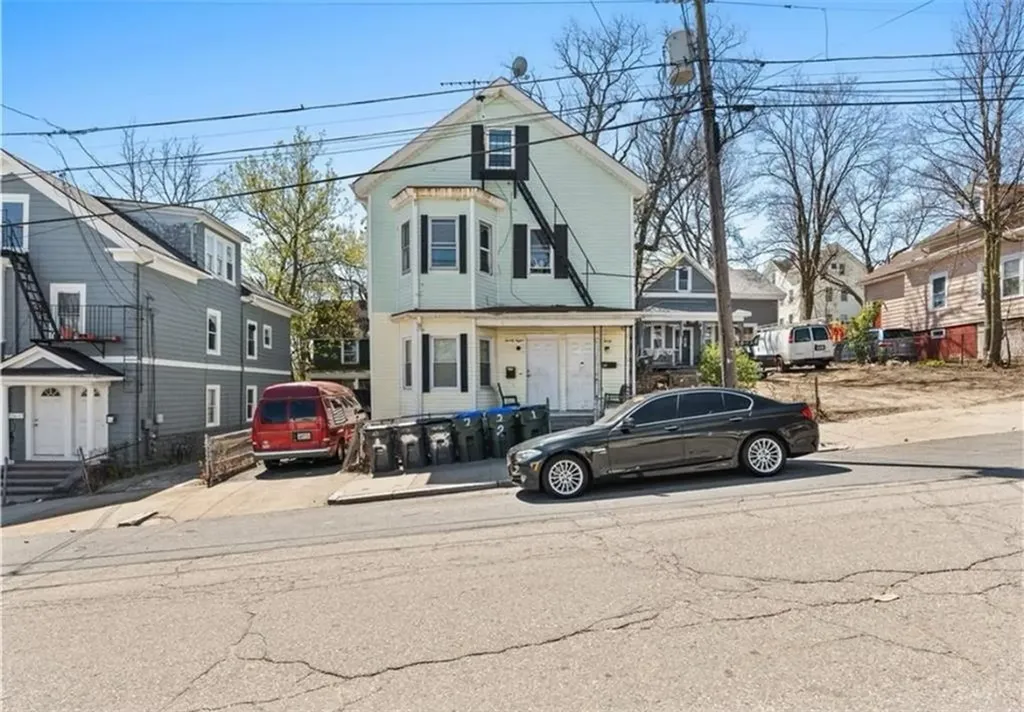 28 Armington Avenue Providence RI 02908