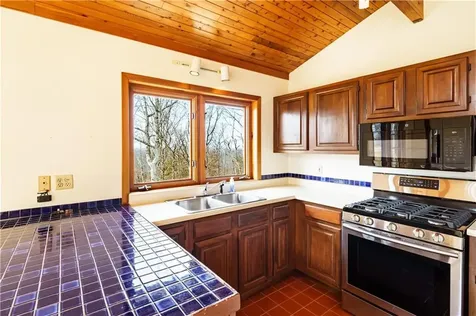 2 Miranda Drive Richmond RI 02892