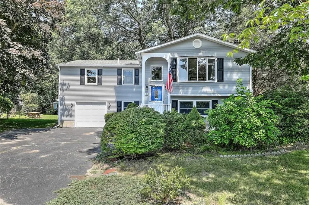 21 Marjorie Lane Warwick RI 02886