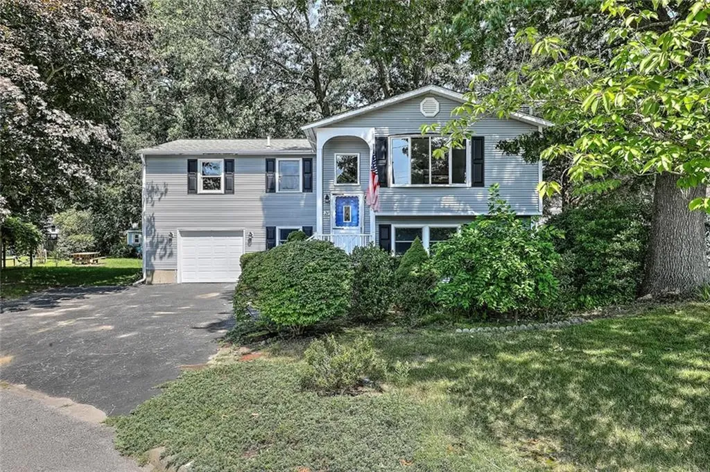 21 Marjorie Lane Warwick RI 02886