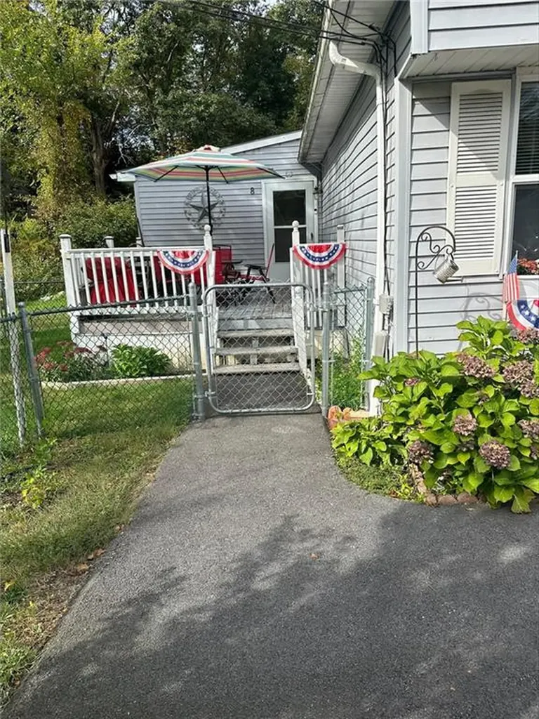 8 Hemlock Road Glocester RI 02814