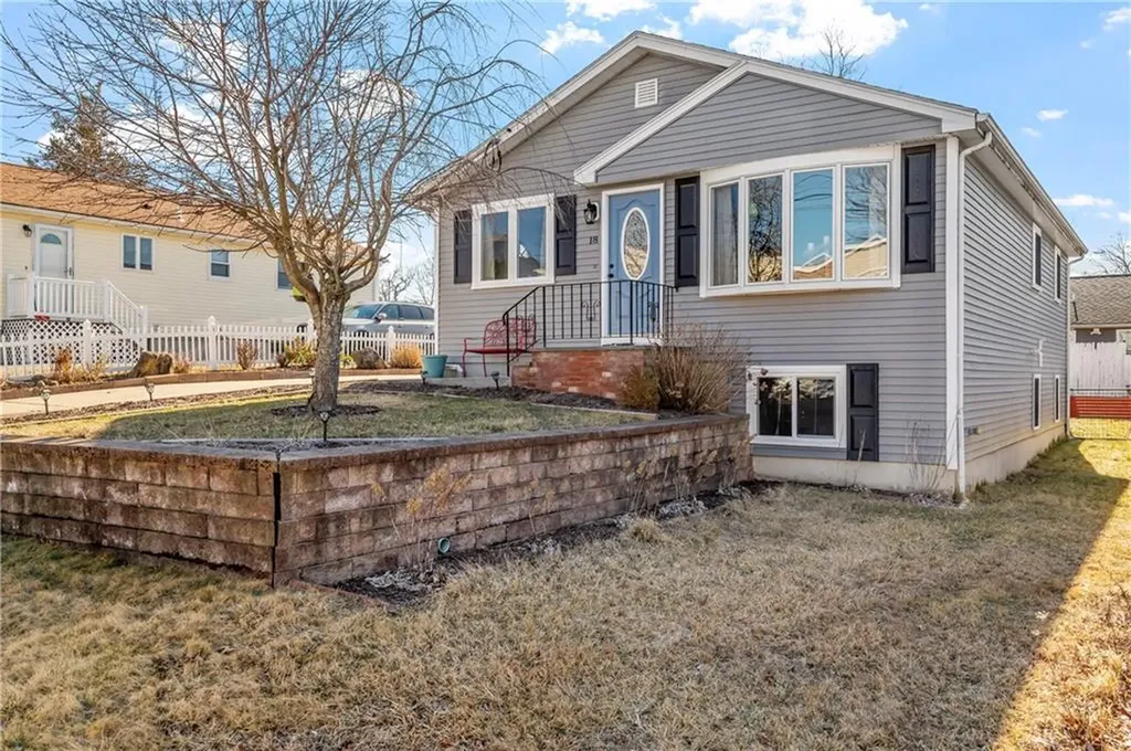 18 Valley Street Cumberland RI 02864