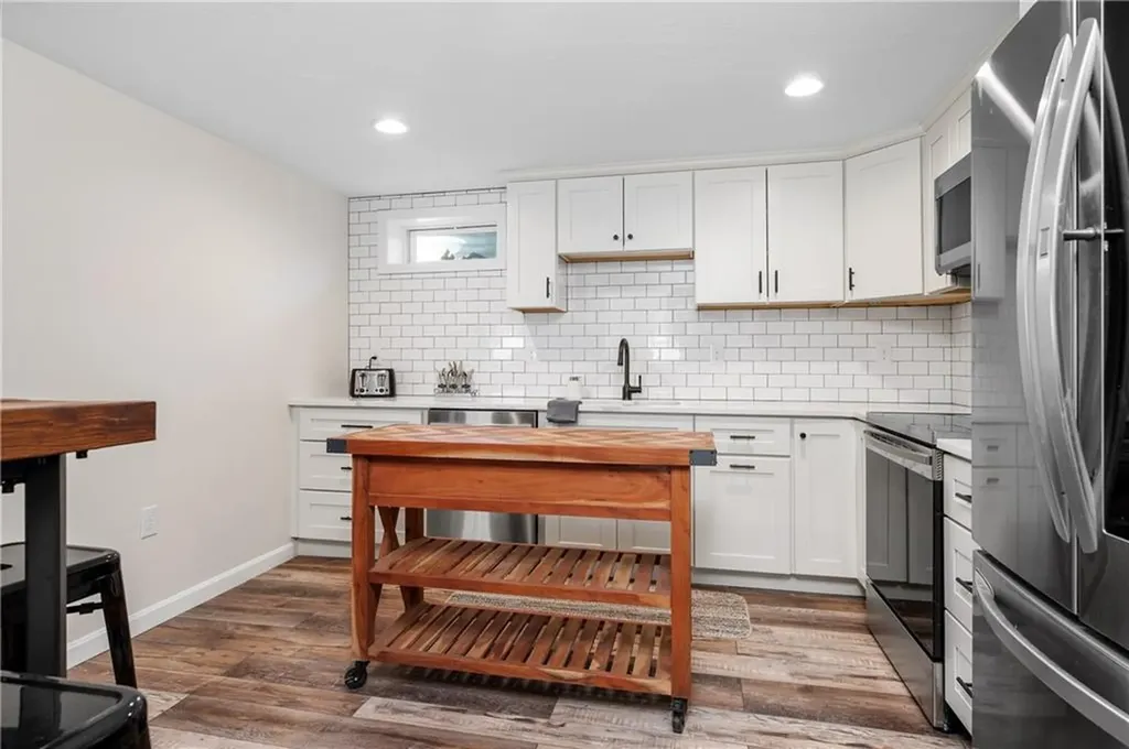 18 Valley Street Cumberland RI 02864