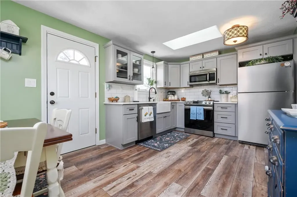 18 Valley Street Cumberland RI 02864