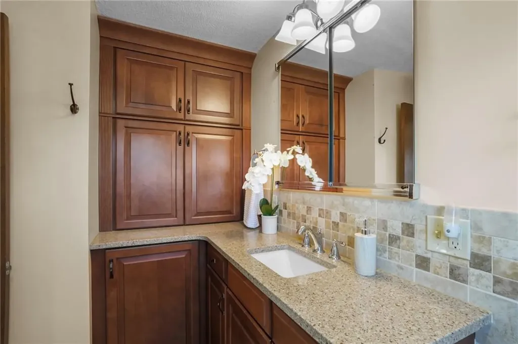 11 Bayberry Hill Drive Cumberland RI 02864