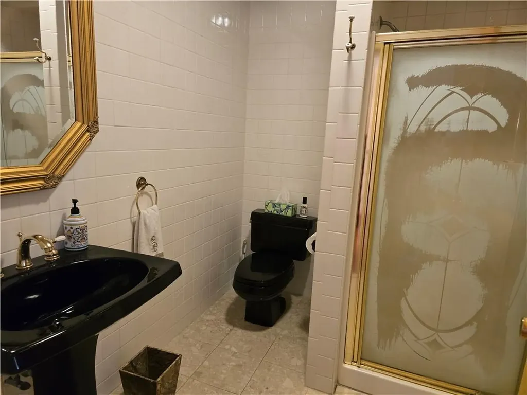 129 Longwood Avenue Providence RI 02908