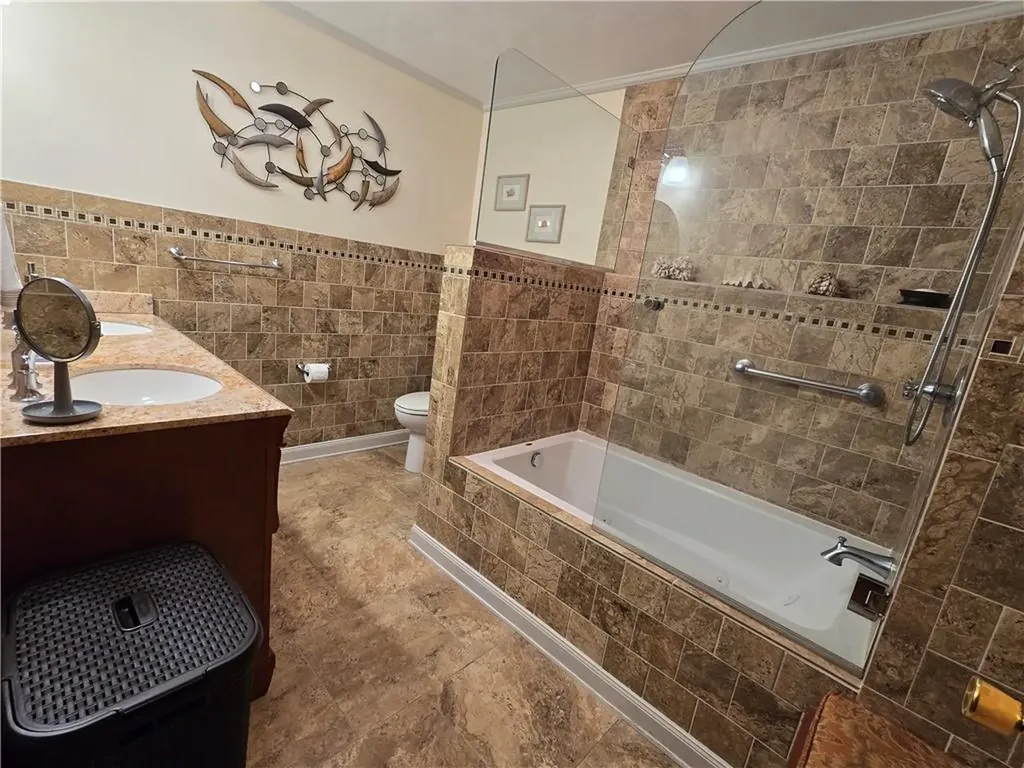 129 Longwood Avenue Providence RI 02908