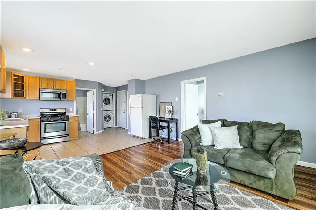 341 Metacom Avenue Warren RI 02885