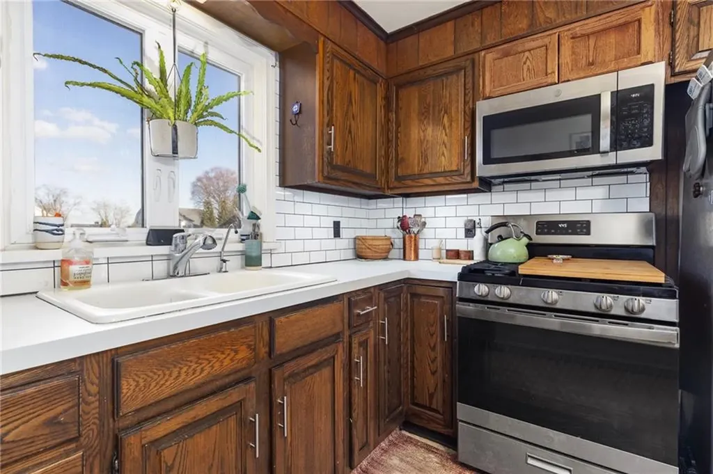 16 Leah Street North Providence RI 02911
