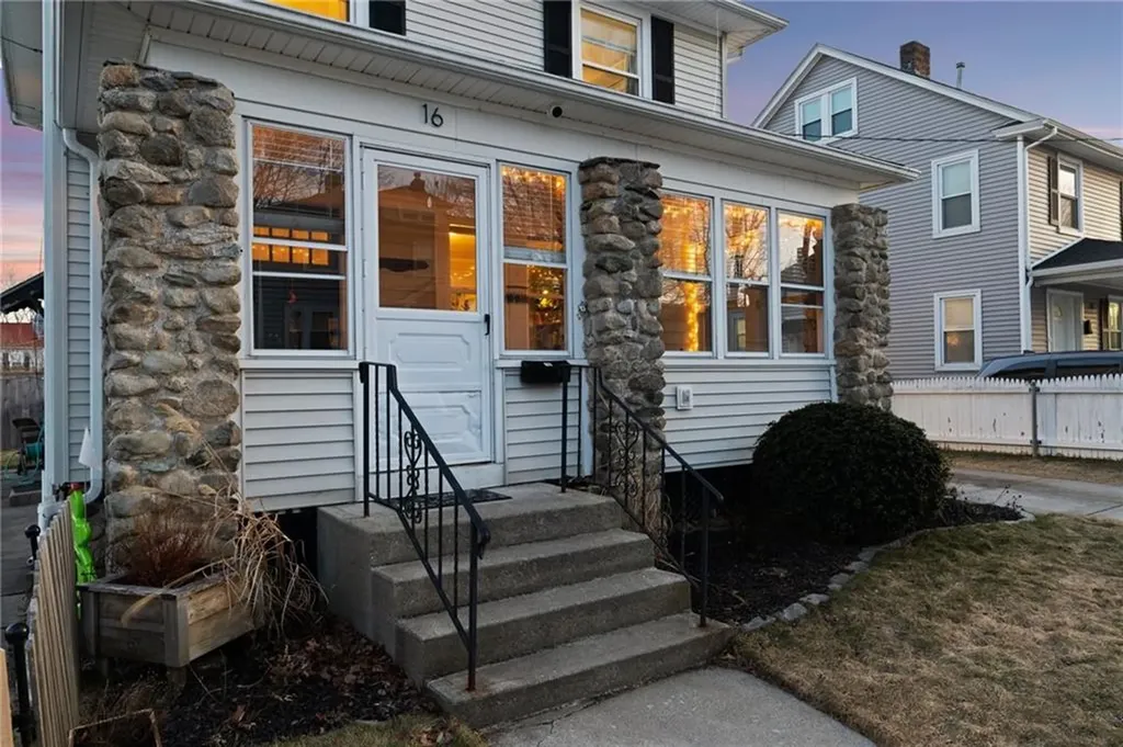 16 Leah Street North Providence RI 02911