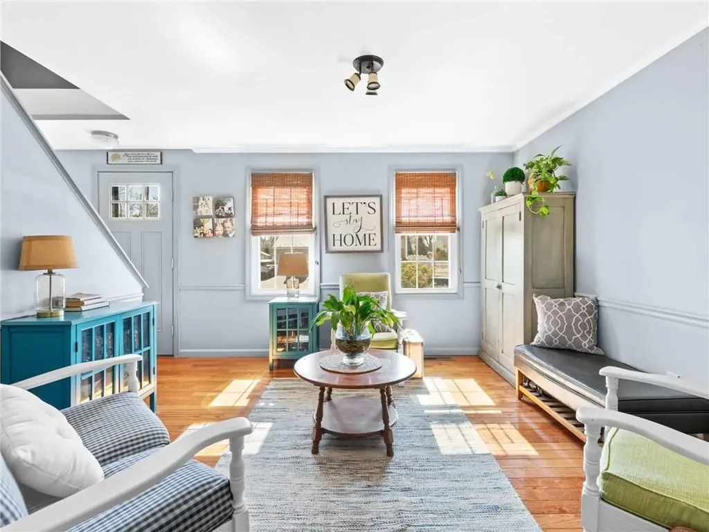 15 Sarah Lane Warwick RI 02889