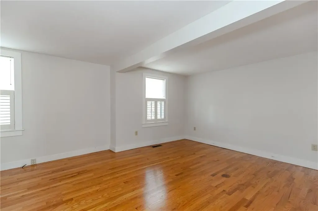 1861 East Main Road Portsmouth RI 02871