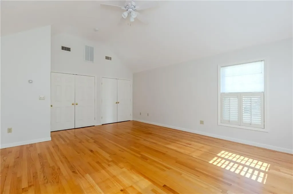 1861 East Main Road Portsmouth RI 02871